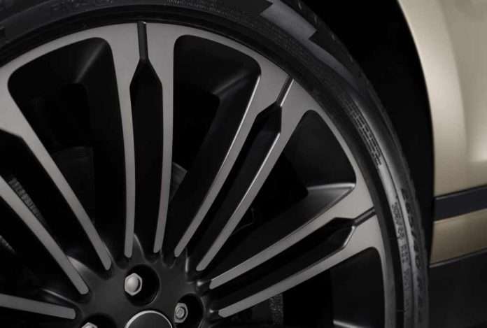 RR_Velar_Belgravia_Edition_27MY_08_Batumi _Gold_Wheel_140126