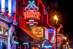 Neon-signs-on-Lower-Broadway-Area-e1538741678132
