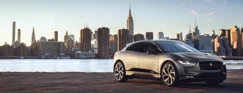 Historischer Dreifachsieg für Jaguar I-PACE* bei den World Car Awards 2019 in New York Historischer Dreifachsieg für Jaguar I-PACE* bei den World Car Awards 2019 in New York