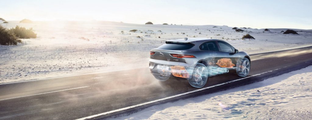 Der Motor und Antrieb des vollelektrischen Jaguar I-PACE wird von internationalen Journalisten ausgezeichnet