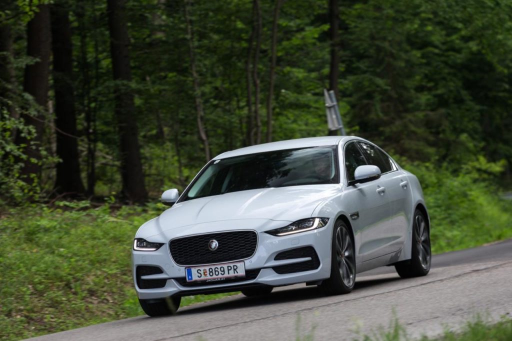 Test: Jaguar XE D180 RWD HSE