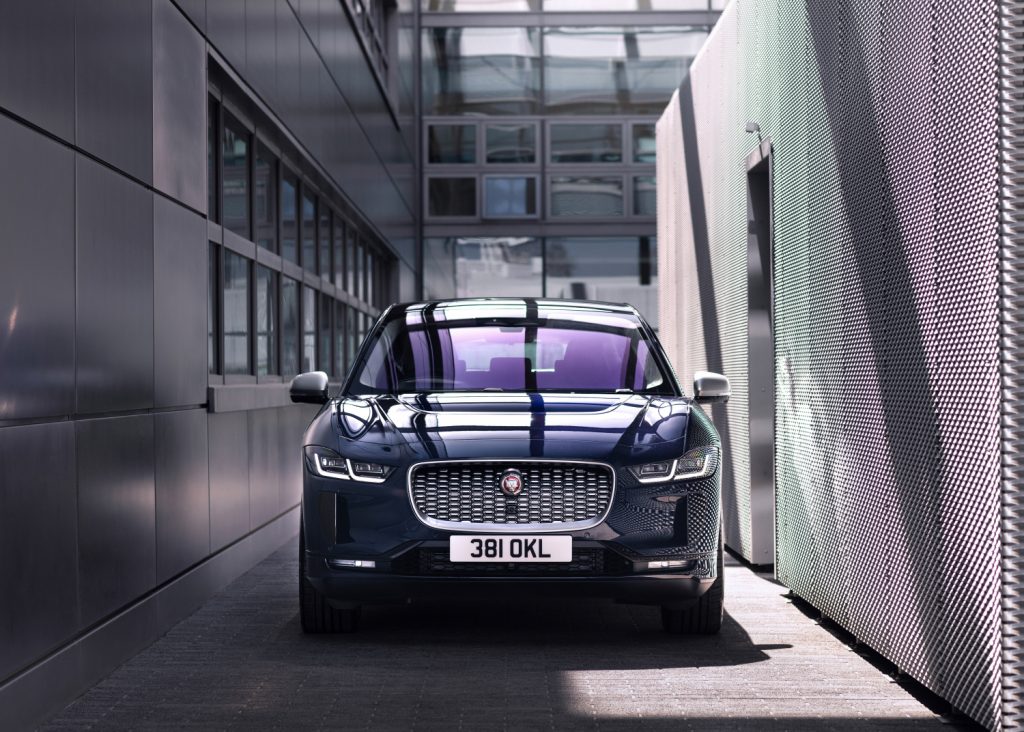 JAGUAR FÜHRT DEN JAGUAR I-PACE MIT DREIPHASEN-WECHSELSTROM UND NEUEM INFOTAINMENT-SYSTEM EIN