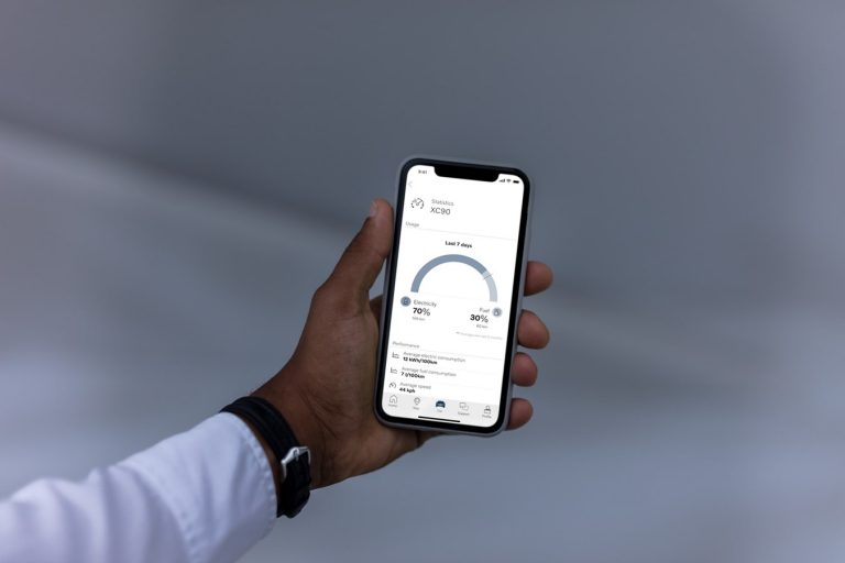 Smartphone-App Volvo on Call motiviert mit „Schrittzähler“ zum elektrischen Fahren