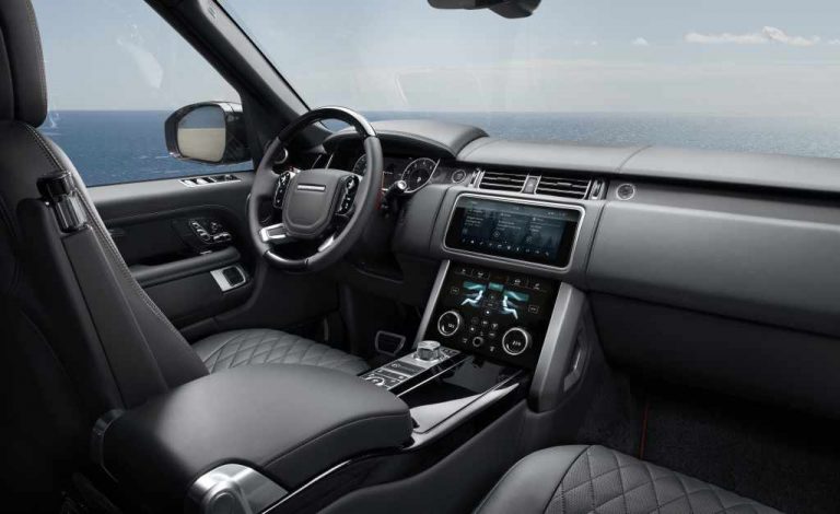 IM JUBILÄUMSJAHR KOMMT DER RANGE ROVER MIT NEUEN, EFFIZIENTEN MILD-HYBRID-DIESELN UND EDLEN SPECIAL EDITION MODELLEN