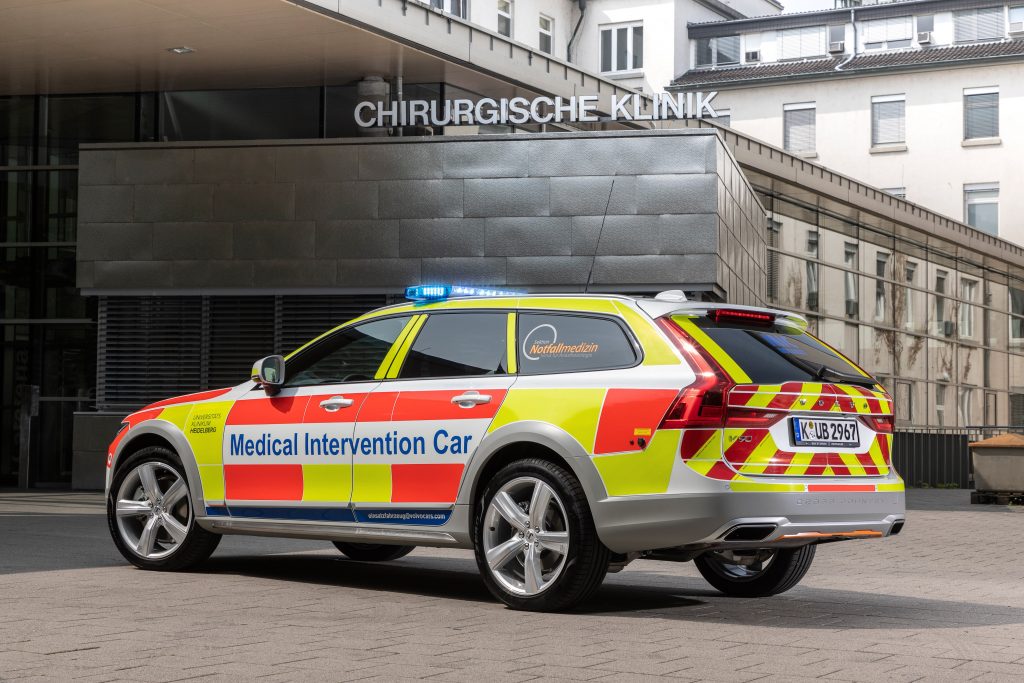 Volvo V90 Cross Country als Lebensretter: „Medical Intervention Car“ feiert ersten Geburtstag