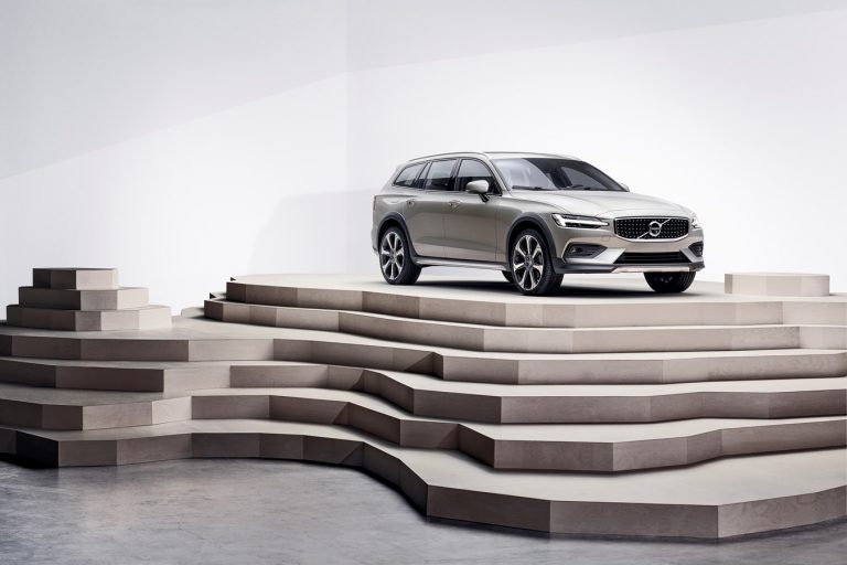 Volvo V60 named to Car Seat Check Honor Roll by Cars.com