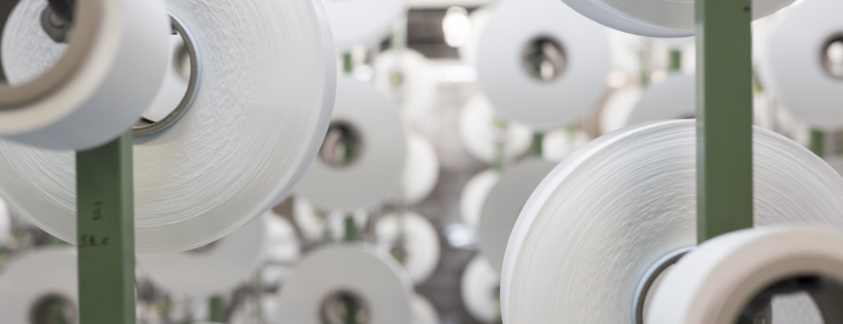 JAGUAR LAND ROVER setzt in den Innenräumen künftiger Modelle auf nachhaltige Nylonfasern aus recyceltem Kunststoff JAGUAR LAND ROVER setzt in den Innenräumen künftiger Modelle auf nachhaltige Nylonfasern aus recyceltem Kunststoff