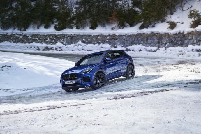 Jaguar verfeinert und elektrifiziert den E-Pace