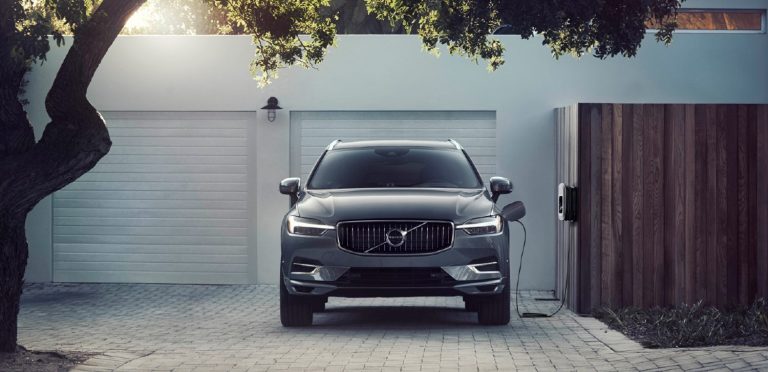 Volvo XC60 Recharge T6: Der, der am Kabel hängt