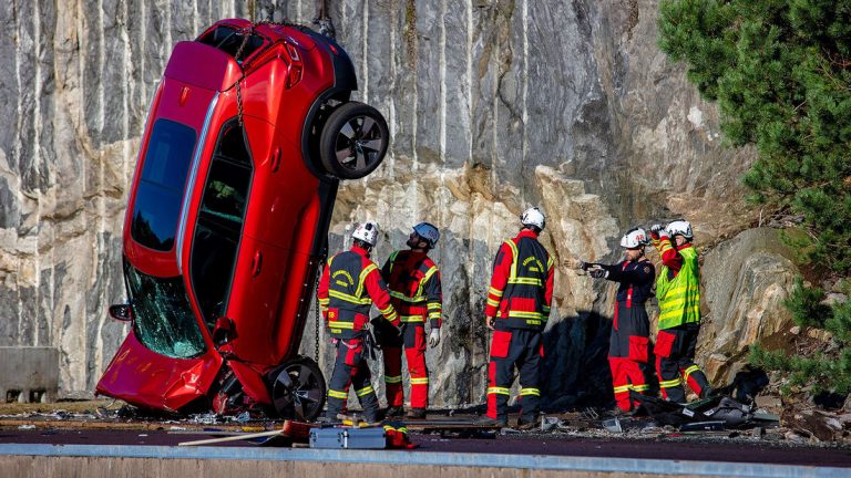 Köpper-Crash aus 30 Metern Höhe