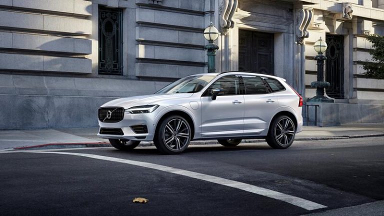 Volvo XC60 T6 Recharge R-Design: Der Elch steht unter Strom