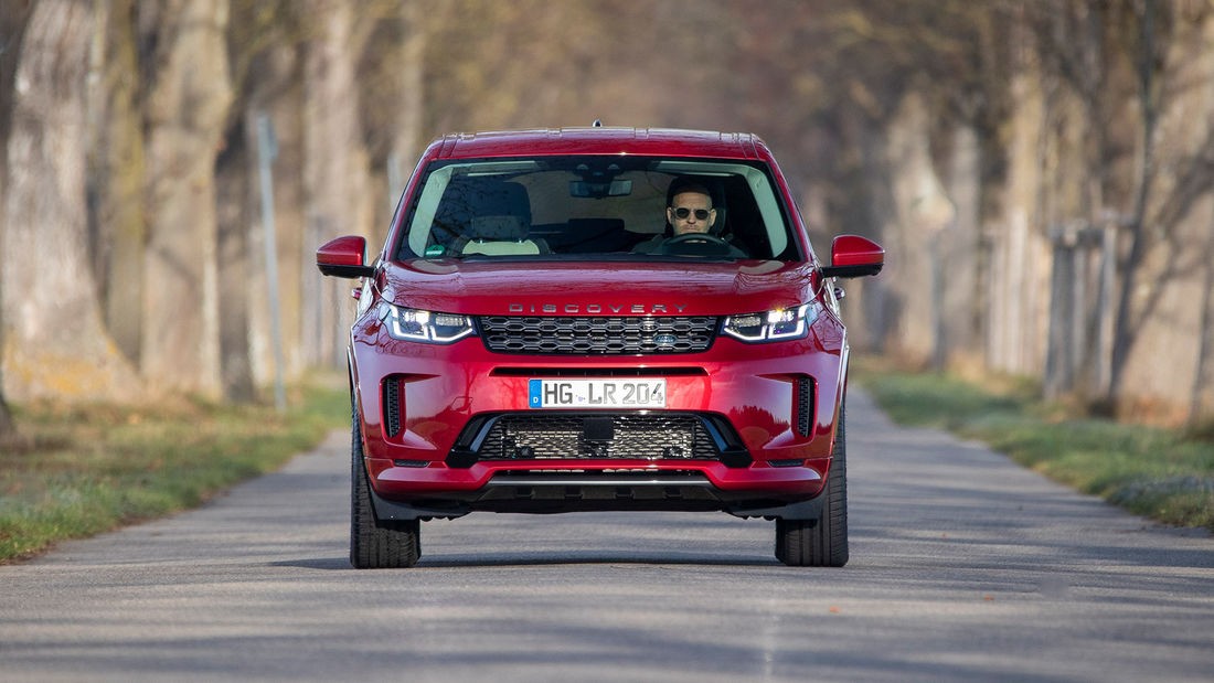 Land-Rover-Discovery-Sport-P300e-S-169FullWidth-79157525-1747276