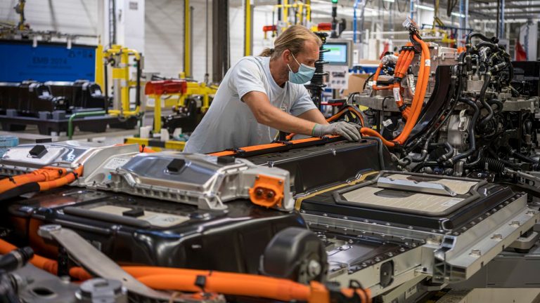 Volvo Cars verdreifacht Produktionskapazität für Elektrofahrzeuge im Werk Gent