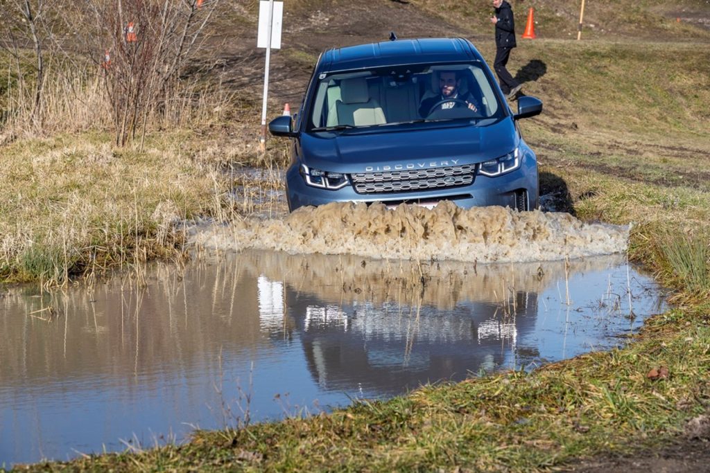 Evoque und Disco Sport: Dreibein trifft Funkenschuasta
