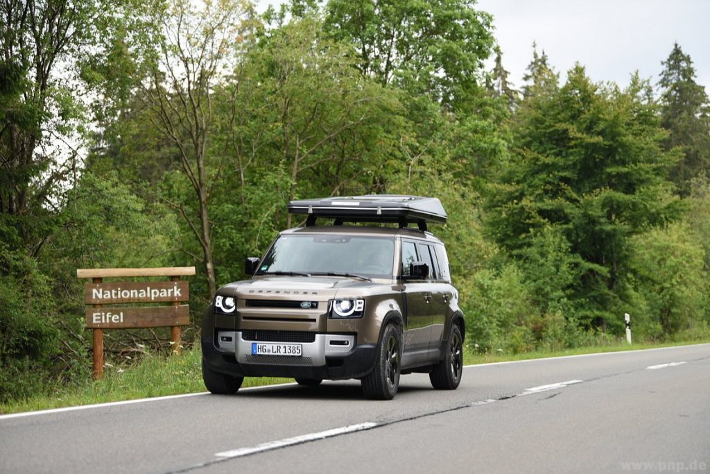 Panorama: Unterwegs im Land Rover Defender mit Dachzelt