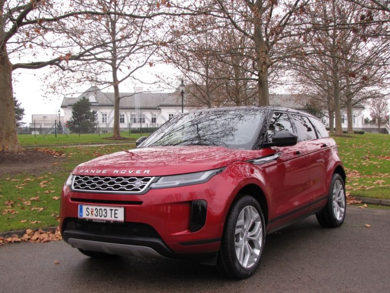 IM FAHRTEST: LAND ROVER EVOQUE S P300E AWD