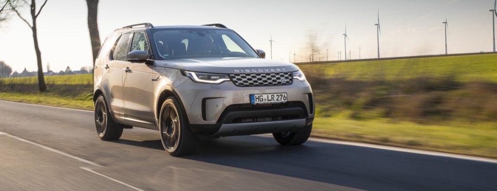 DAS NEUE MODELLJAHR DES SIEBENSITZERS UND ALLESKÖNNERS LAND ROVER DISCOVERY ROLLT JETZT IN DIE SHOWROOMS DER LAND ROVER HÄNDLER