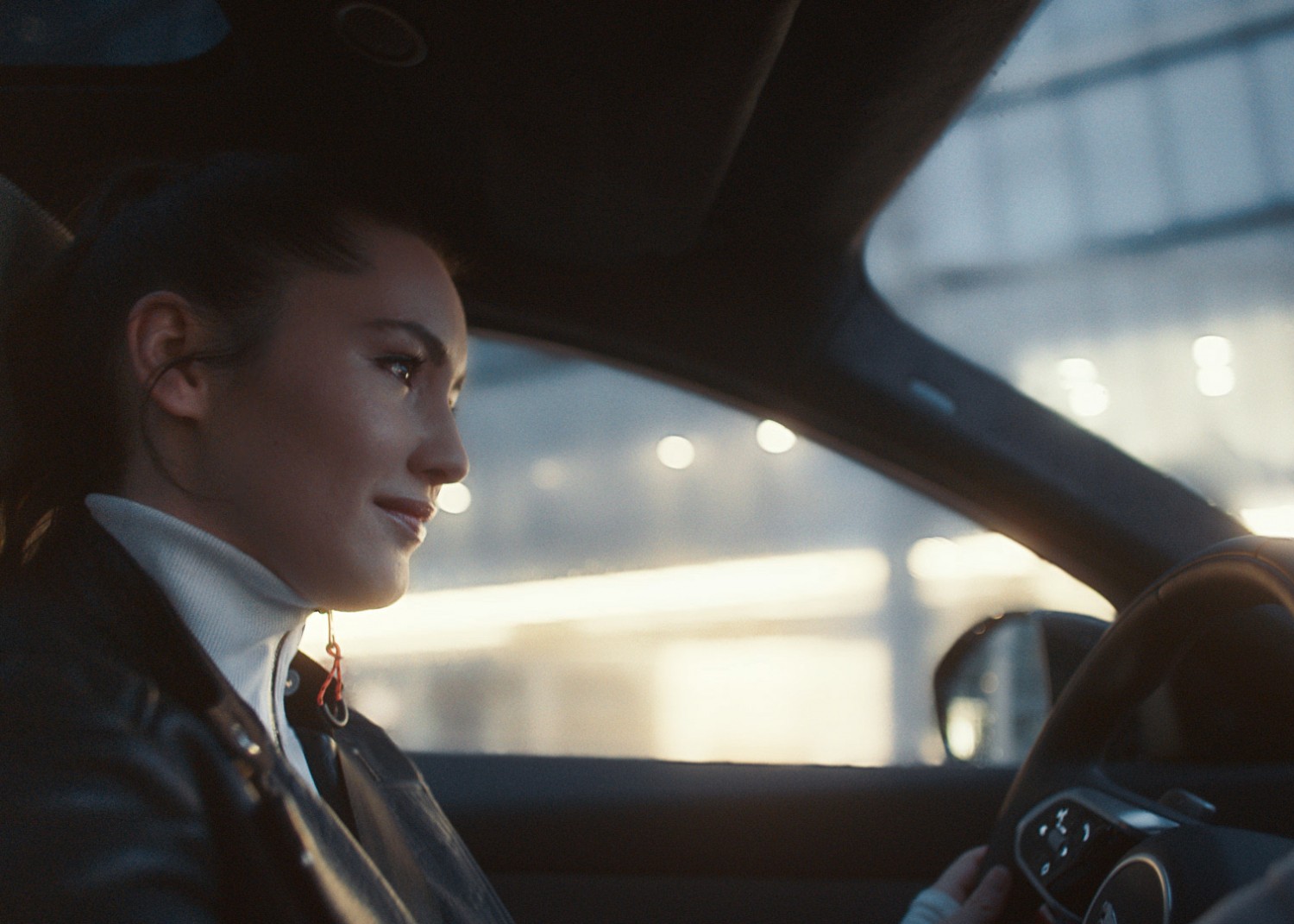 JAGUAR CELEBRATES FEARLESS CREATIVITY WITH NEW E-PACE CAMPAIGN JAGUAR CELEBRATES FEARLESS CREATIVITY WITH NEW E-PACE CAMPAIGN