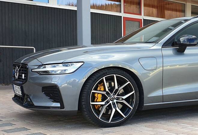 Volvo V60 Recharge T8 Polestar Engineered Volvo V60 Recharge T8 Polestar Engineered