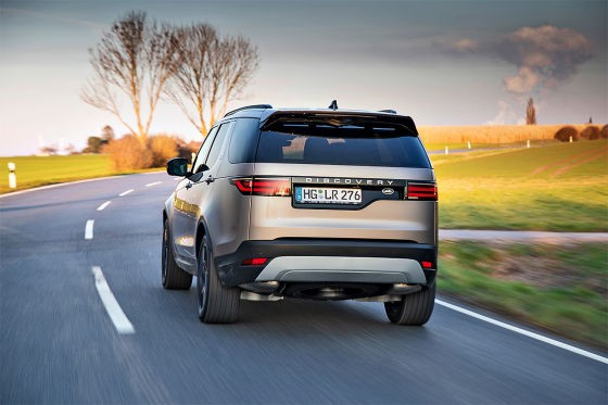 Der Discovery bekommt ein Facelift und drei neue Sechszylinder spendiert