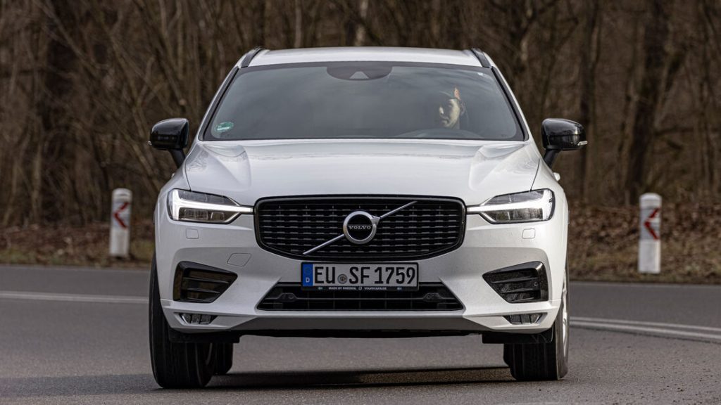 Volvo XC60 B5 AWD R-Design