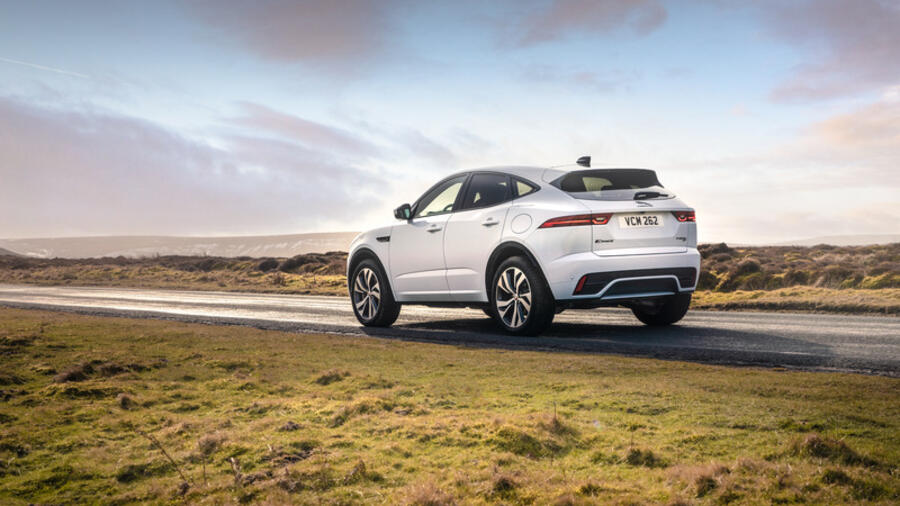 Sparsamer und noch stärker – Das kann der neue Jaguar E-Pace Sparsamer und noch stärker – Das kann der neue Jaguar E-Pace