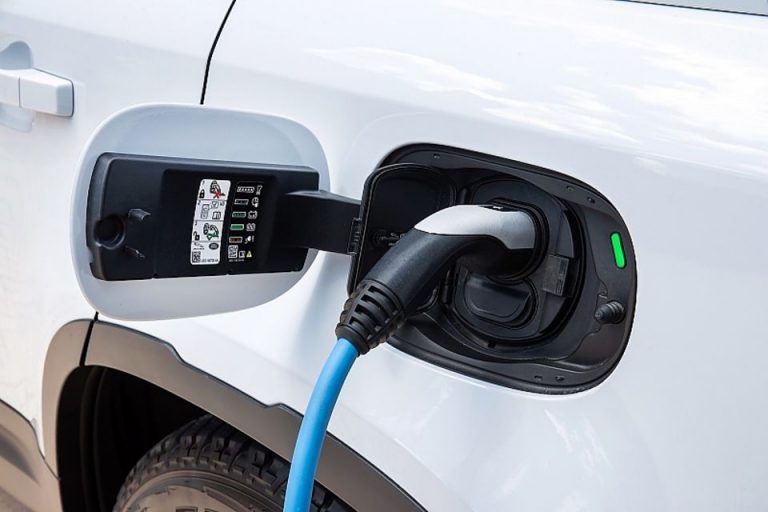 FAHRBERICHT: LAND ROVER DEFENDER PHEV