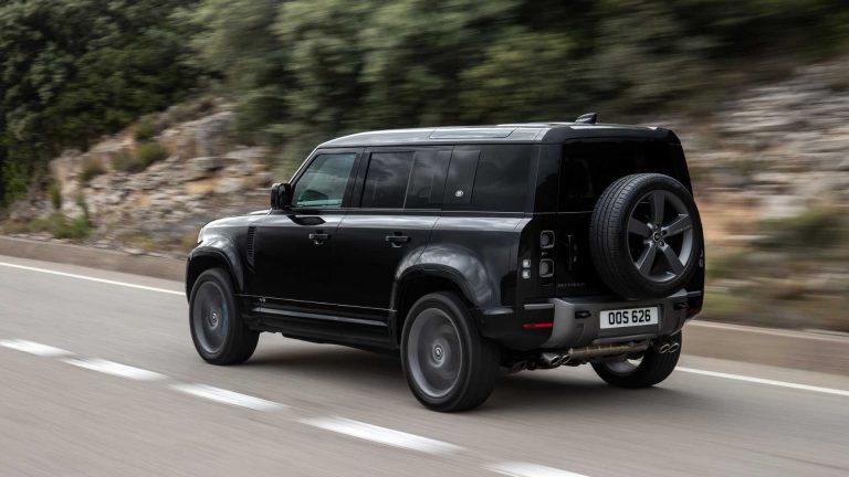 Der Land Rover Defender V8 (2022) mit 525 PS im Test