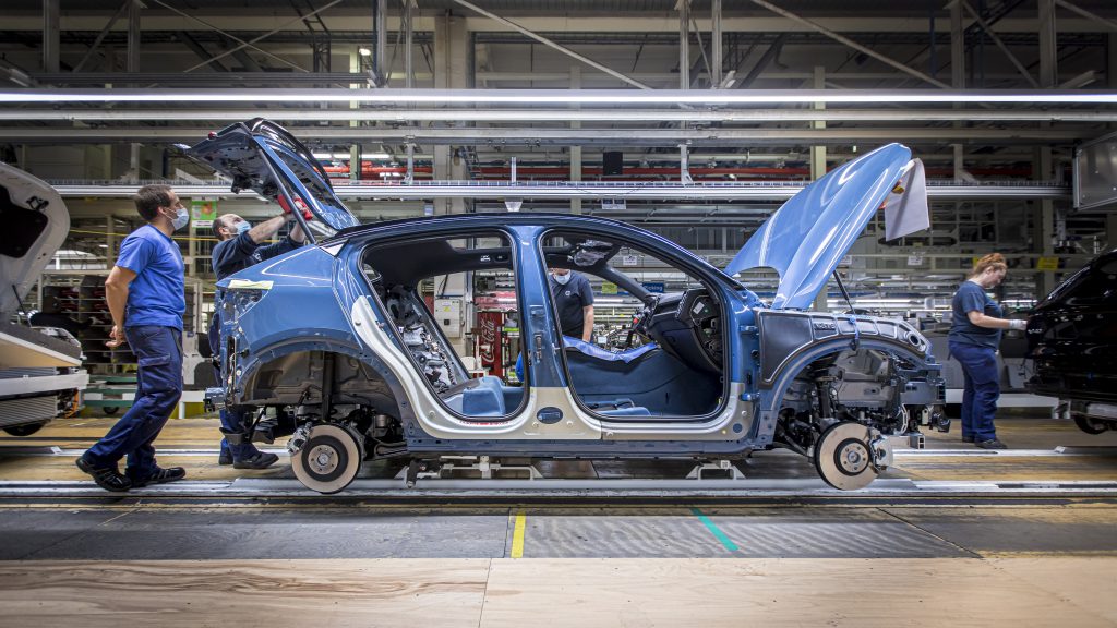 Produktion des neuen Volvo C40 Recharge Pure Electric startet in Gent