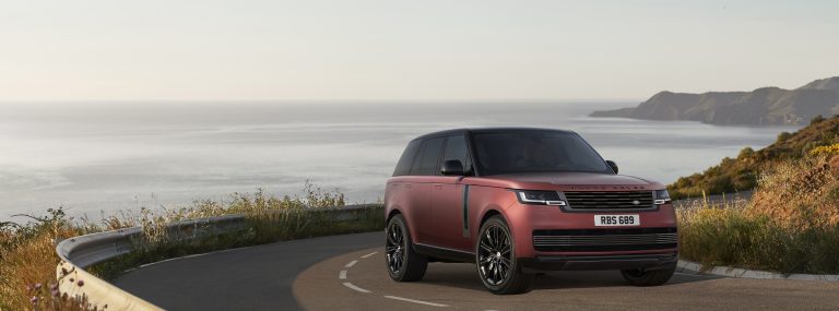 Der neue Range Rover wird glatter, bleibt aber ein echter Offroader
