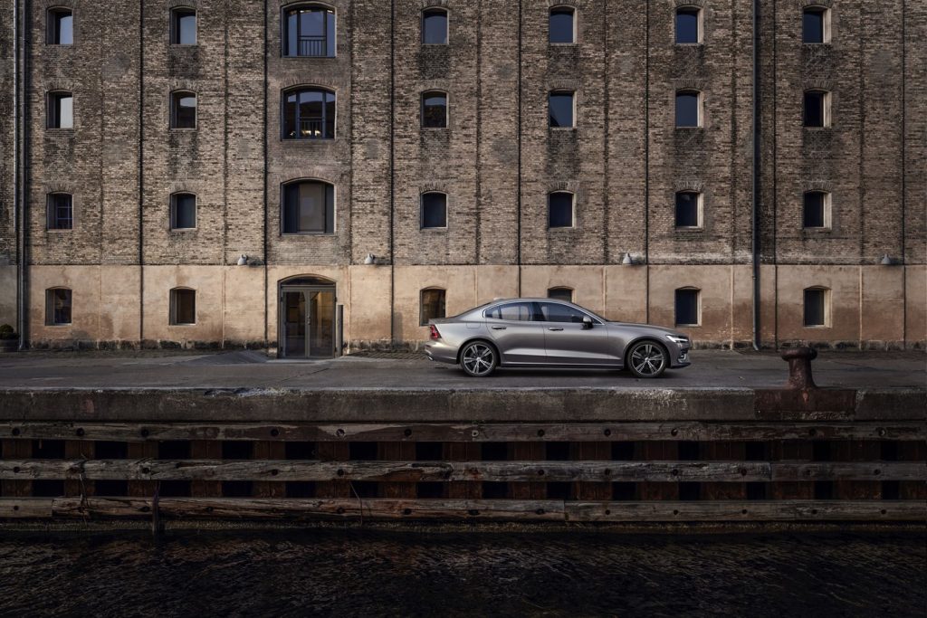 Volvo S60 und Volvo V60 gewinnen „Auto Trophy 2021“