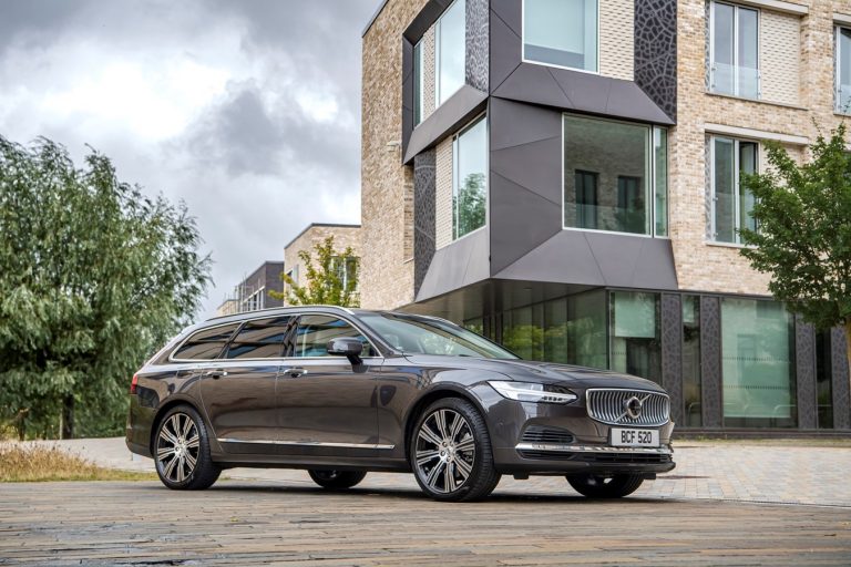Double awards success for Volvo’s plug-in hybrid electric technology