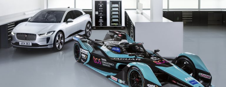 ZWEITES LEBEN: JAGUAR I-PACE BATTERIEN FÜR PORTABLE UND EMISSIONSFREIE ENERGIESPEICHERSYSTEME