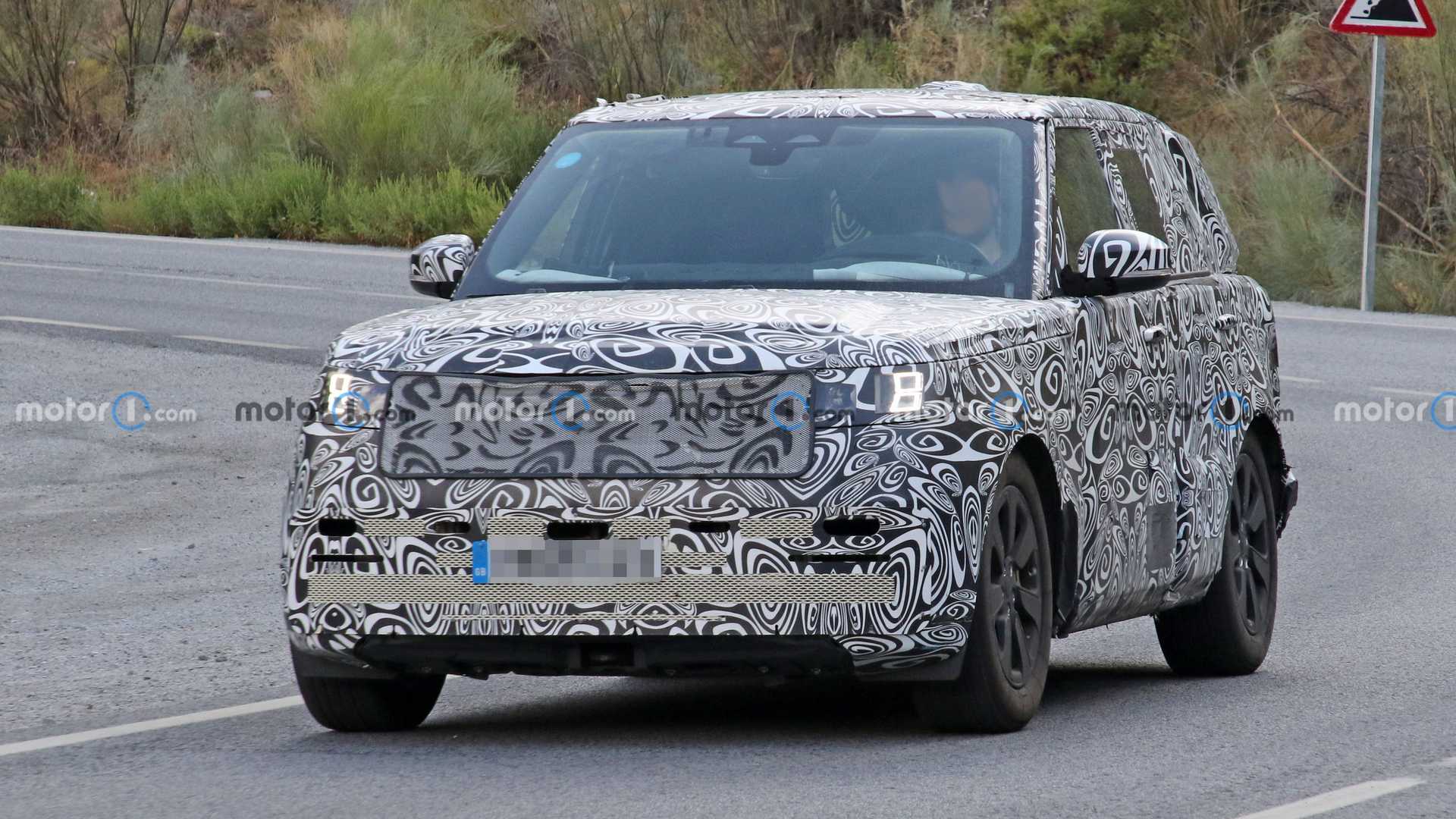 Range Rover Sport SVR wird mit neuem V8 auf Nürburgring getestet Range Rover Sport SVR wird mit neuem V8 auf Nürburgring getestet