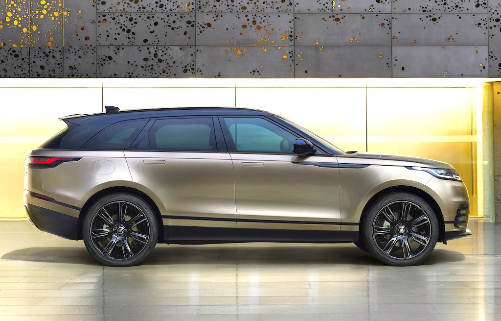 RR_VELAR_EDITION_23MY_030_GLHD_140422_03_1024-1