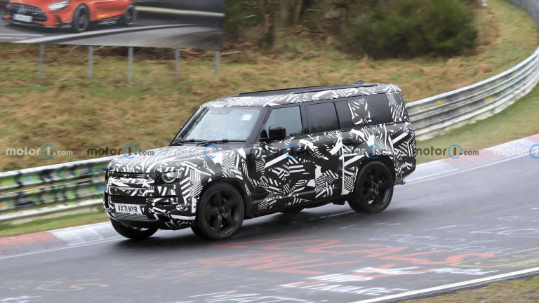 Land Rover Defender 130 (2023) mit V8 auf Nürburgring gesichtet
