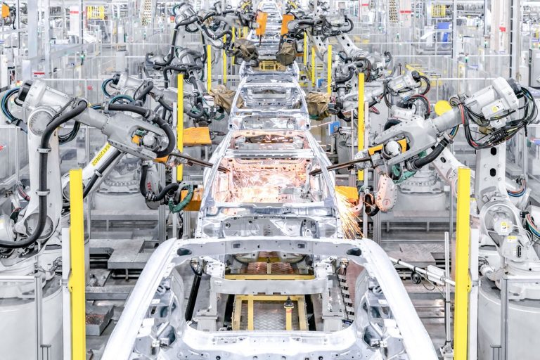 Volvo tritt als erster Automobilkonzern der Initiative SteelZero bei