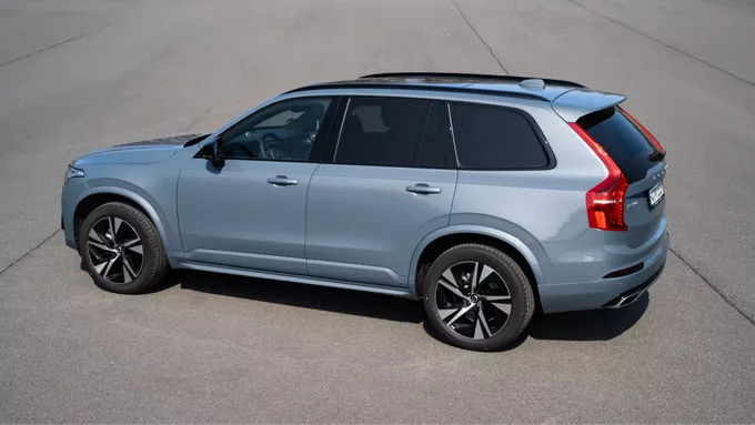 Volvo XC90 im Alltagstest: Warum dieser Familien-SUV gerade heimlich zur Luxus-Festung auf Rädern wird Volvo XC90 im Alltagstest: Warum dieser Familien-SUV gerade heimlich zur Luxus-Festung auf Rädern wird