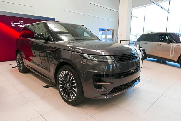 Range Rover Sport: Aktion Eiszeit-Kiesel Range Rover Sport: Aktion Eiszeit-Kiesel