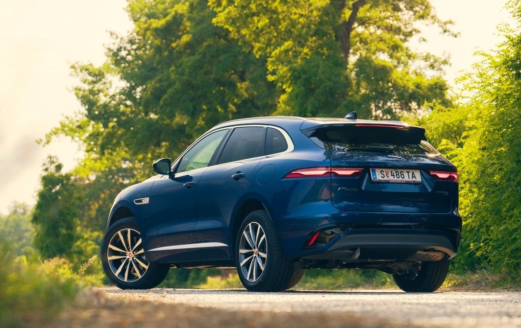 TEST: JAGUAR F-PACE P400E TEST: JAGUAR F-PACE P400E