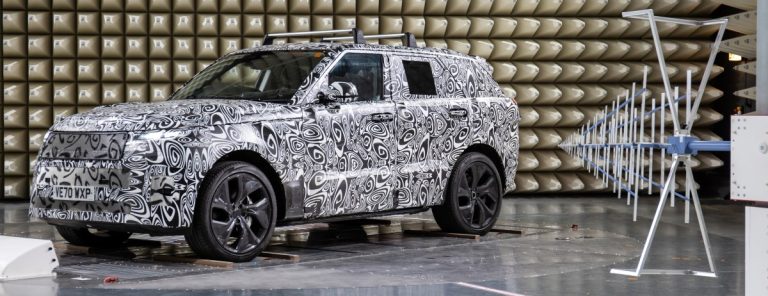 NEUES TESTLABOR WAPPNET DIE ELEKTRIFIZIERTEN UND ENG VERNETZTEN JAGUAR LAND ROVER MODELLE GEGEN ELEKTROMAGNETISCHE STÖRFELDER