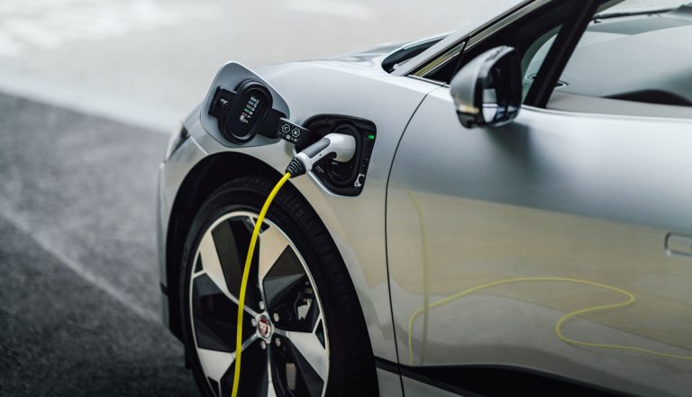Jaguar will sich mit Elektroautos als elitäre Lifestyle-Marke positionieren