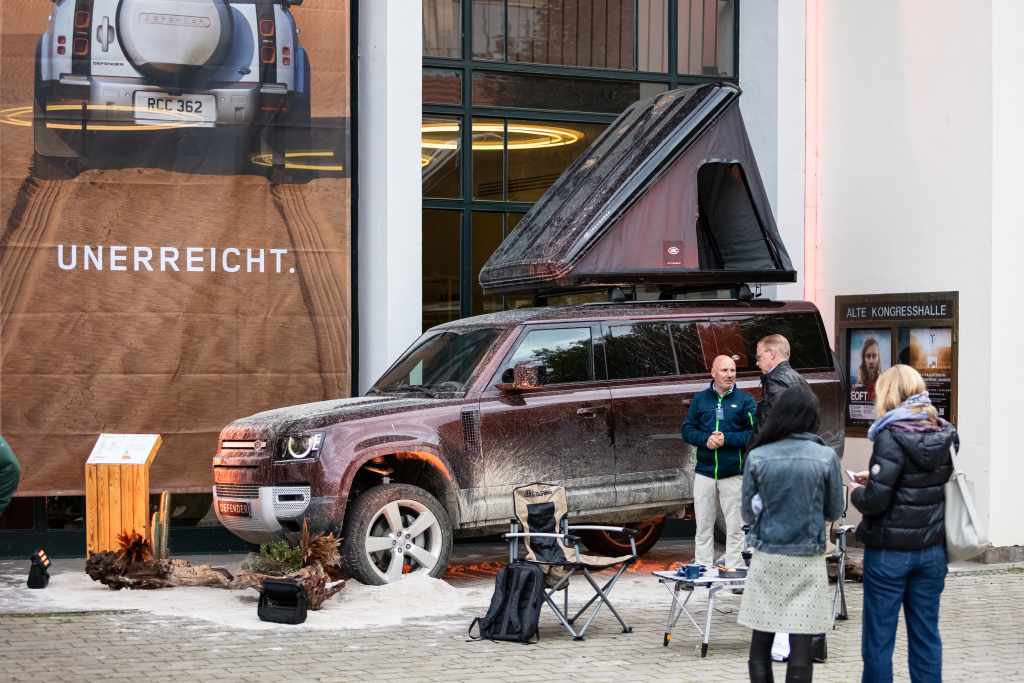 LAND ROVER UND DIE EUROPEAN OUTDOOR FILM TOUR EHREN DIE INSPIRIERENDSTEN ABENTEURER:INNEN UNSERER ZEIT