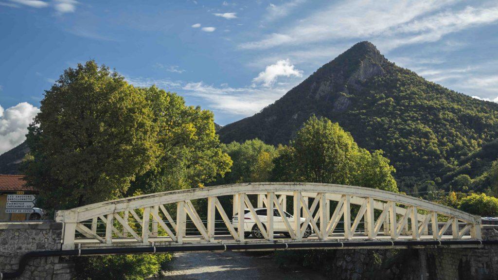Diese Highlights bietet eine der schönsten Strecken durch die französischen Alpen