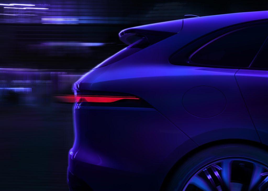 JAGUAR F-PACE: GRÖSSERE REICHWEITE FÜR DAS PLUG-IN HYBRID MODELL P400E* UND UMFANGREICHE SERIENAUSSTATTUNG