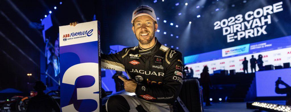 BIRD FLIES ONTO THE PODIUM TO CELEBRATE HIS CENTENARY IN FORMULA E