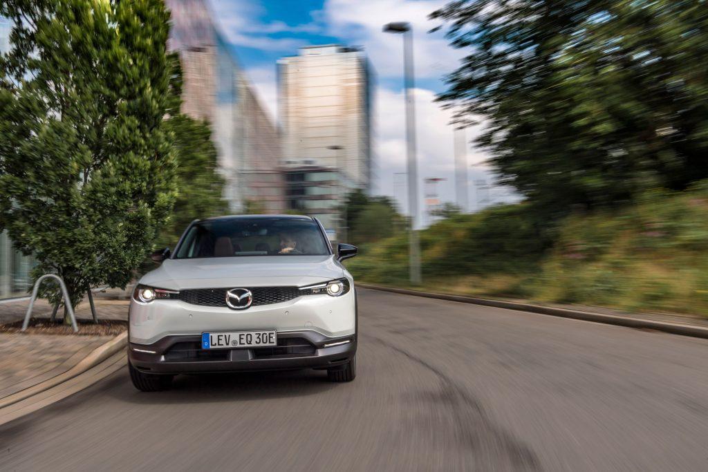 Mazda MX-30 E-Skyactiv EV – schnell an der Steckdose