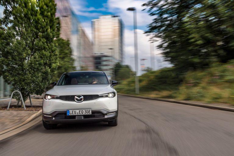 Mazda MX-30 E-Skyactiv EV - schnell an der Steckdose