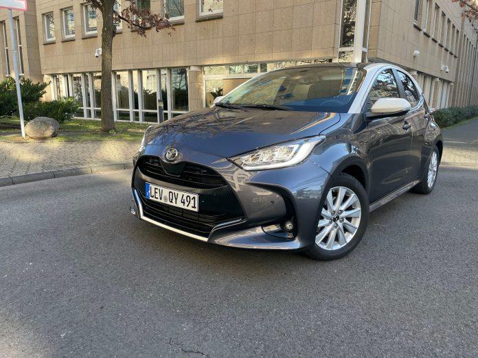 Mazda-2-Hybrid-VO