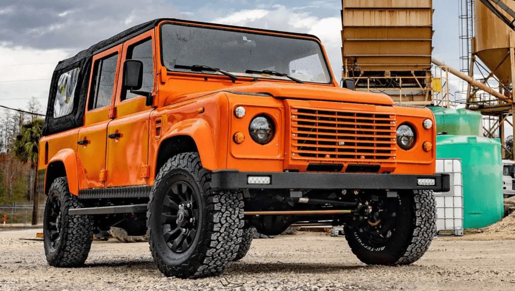 „Project Pivot“ – Restomod Land Rover Defender 110 Cabriolet!